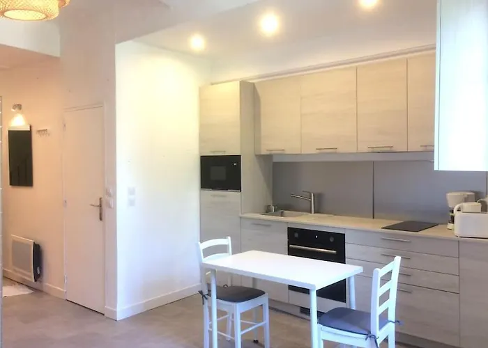 Studio Refait Recemment Rue Des Artistes A Frejus