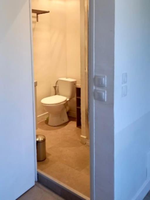 Appartement Studio Refait Recemment Rue Des Artistes A *